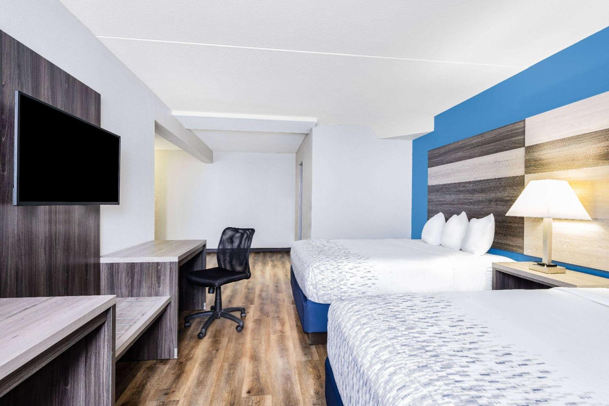 Wingate By Wyndham Wichita Airport Hotell Exteriör bild
