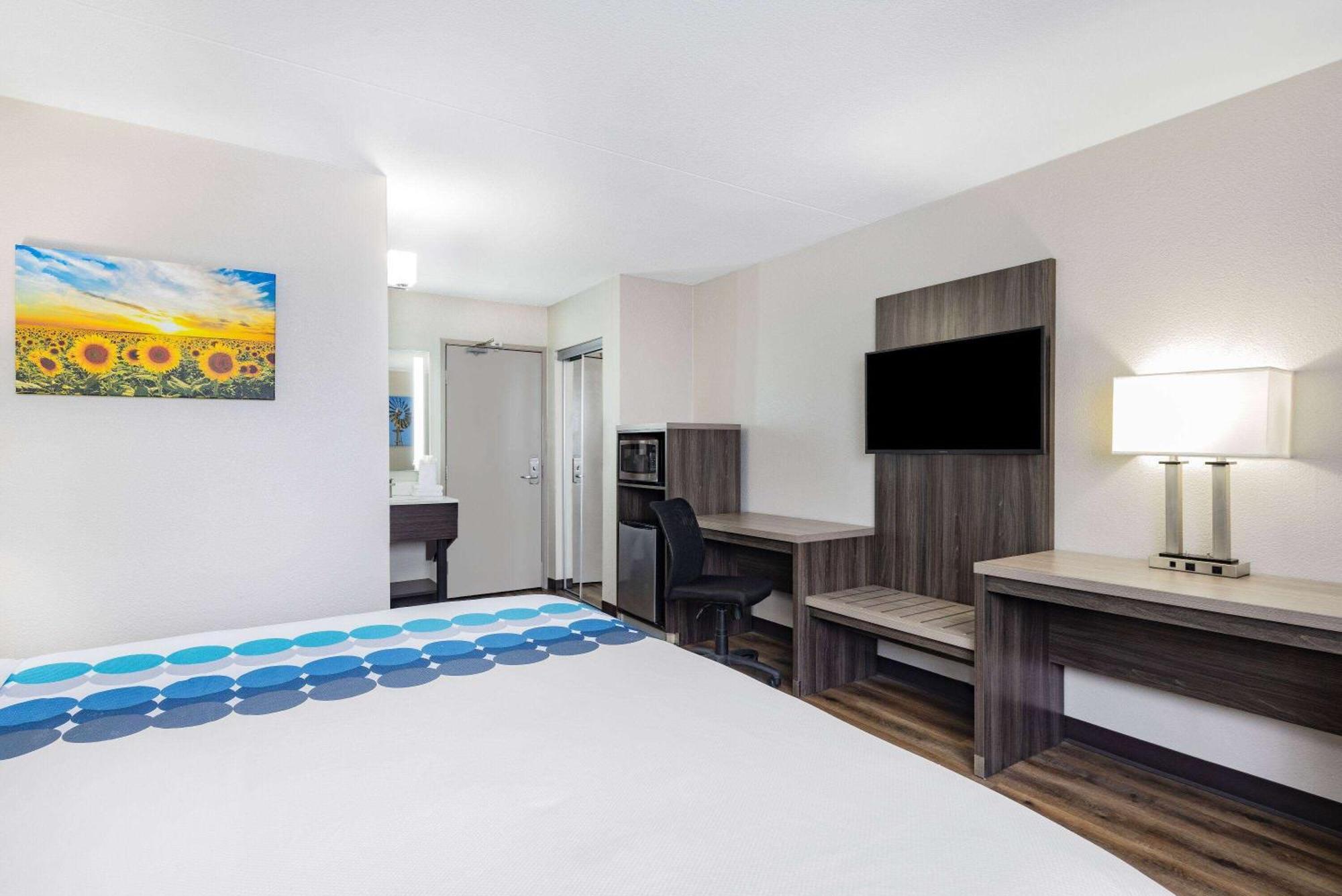 Wingate By Wyndham Wichita Airport Hotell Exteriör bild