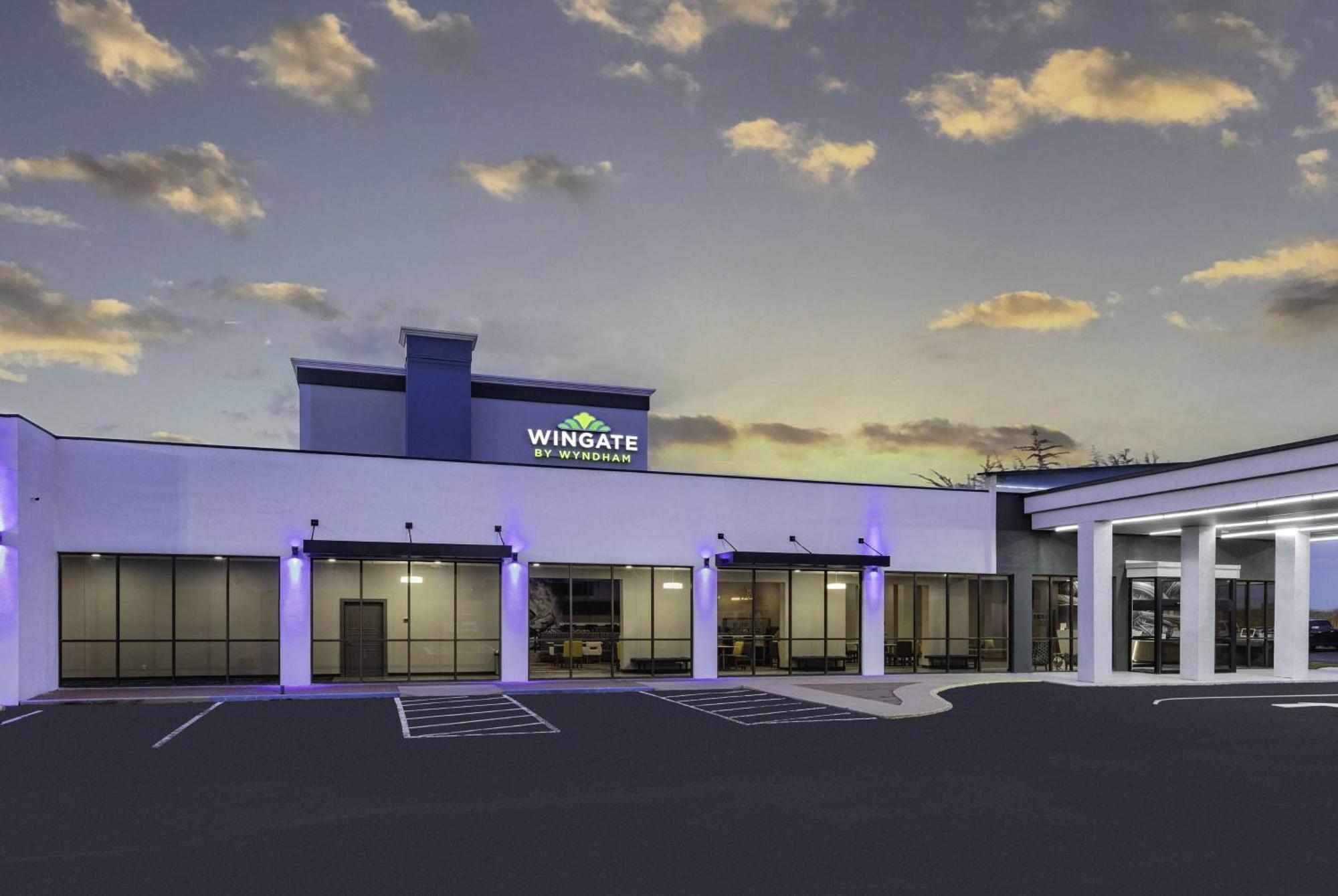 Wingate By Wyndham Wichita Airport Hotell Exteriör bild