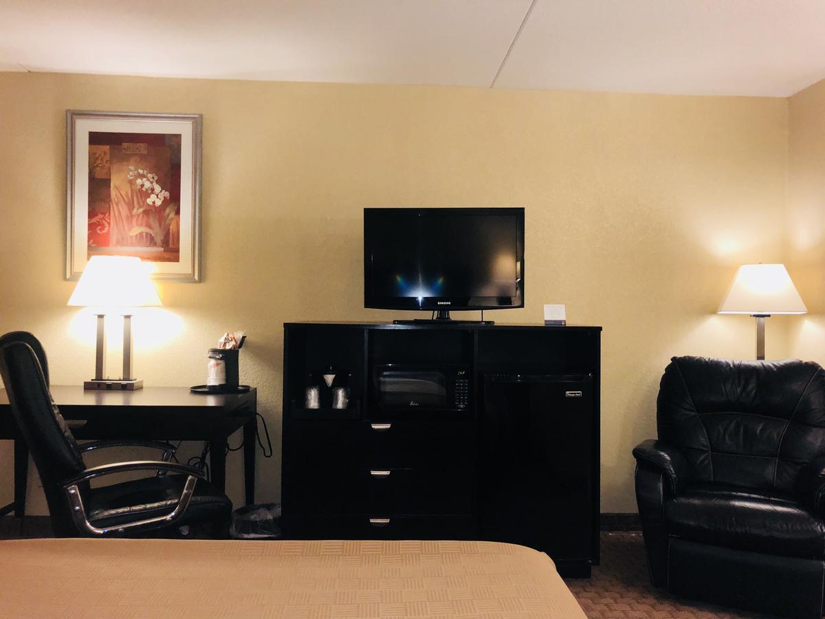 Wingate By Wyndham Wichita Airport Hotell Exteriör bild